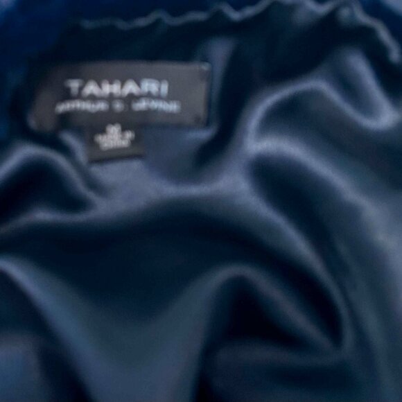 Tahari ASL Womens Medium Navy Faux Fur Lined Capelet Shrug Missing Button AT82 - Picture 7 of 7